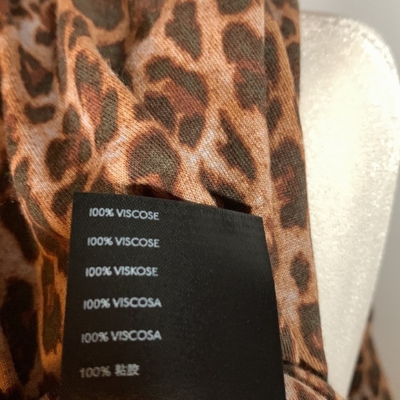 Urban Outfitters Cheetah Print V-Neck Midi Dress NWT - Picture 9 of 10